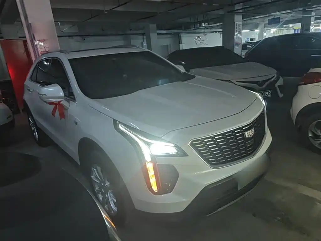 CADILLAC XT4