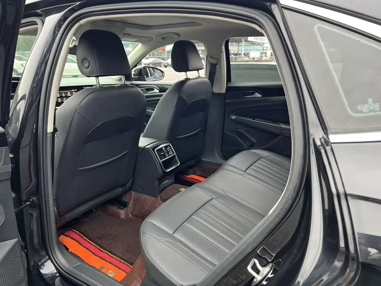 Volkswagen Passat 2023 280TSI Business Edition фото 5