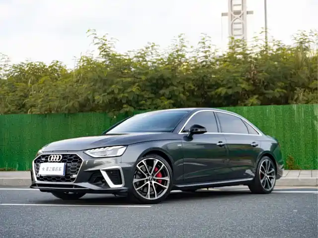 Audi A4L 2020 40 TFSI quattro Luxury Dynamic — фото 1