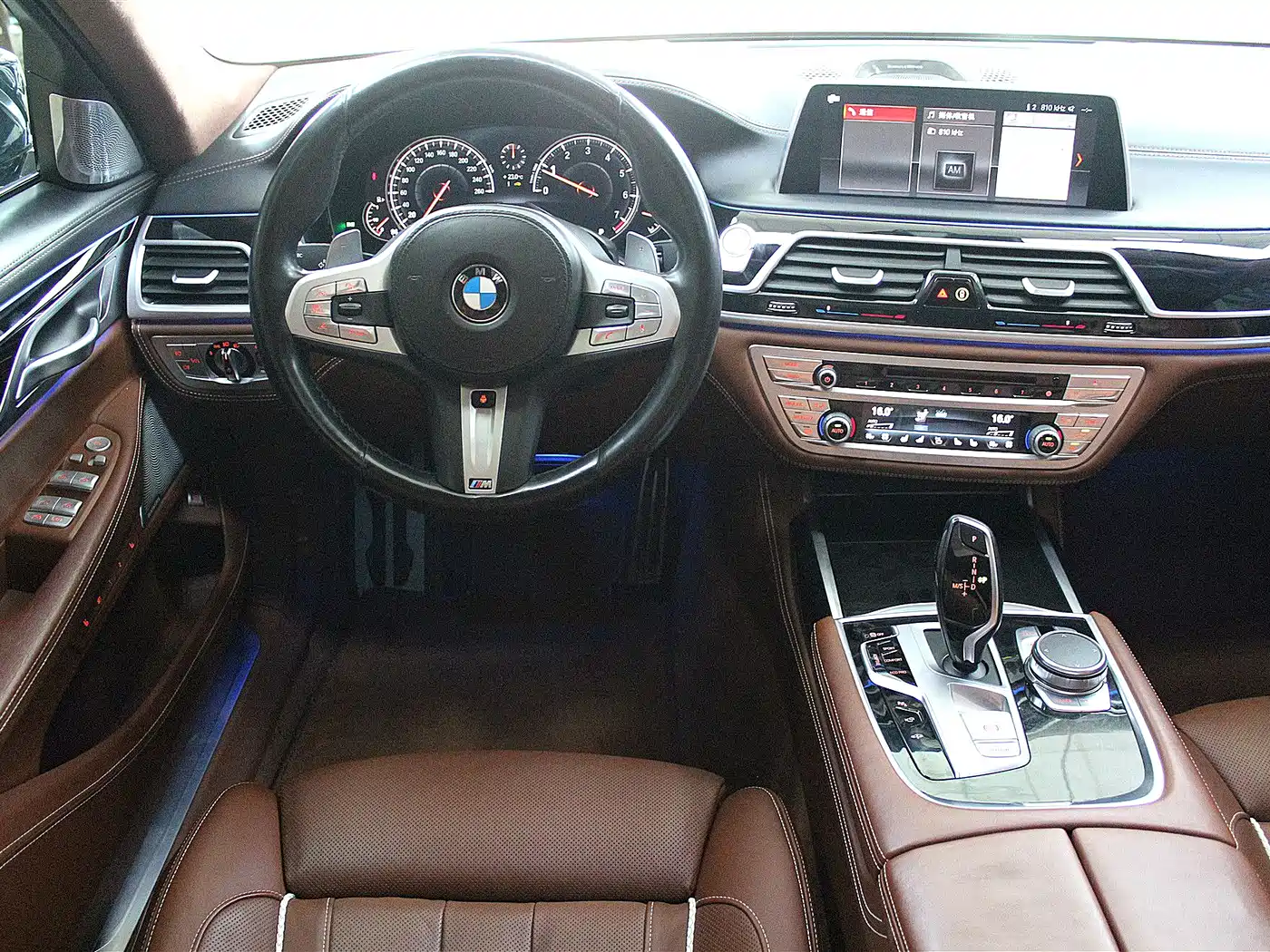 BMW 7 Series 2018 750Li xDrive M Sport Package фото 9