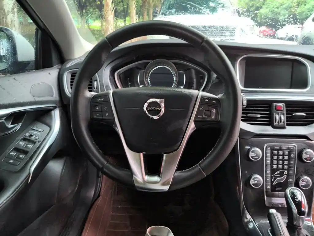 Volvo V40 2017 2017 T3 Inscription