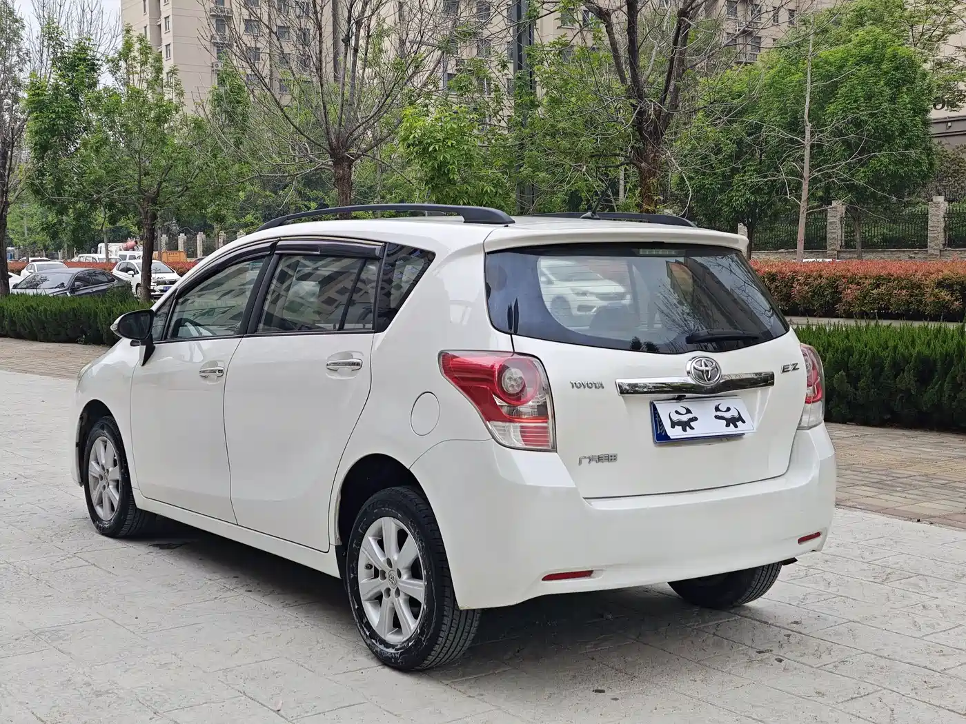 Toyota E'Z 2014 Xingyao 180E CVT Elite фото 7