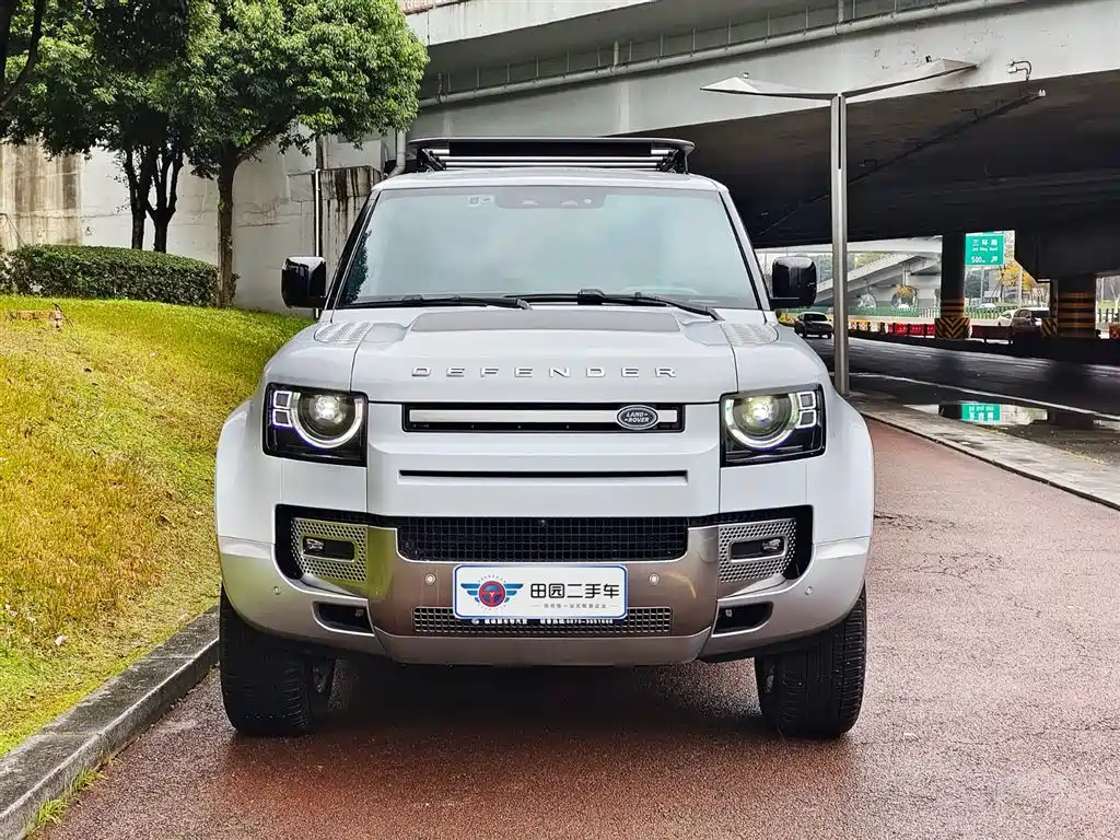 Land Rover Defender 2022 Model 90 2.0T P300 Tiger Ambition Edition фото 2
