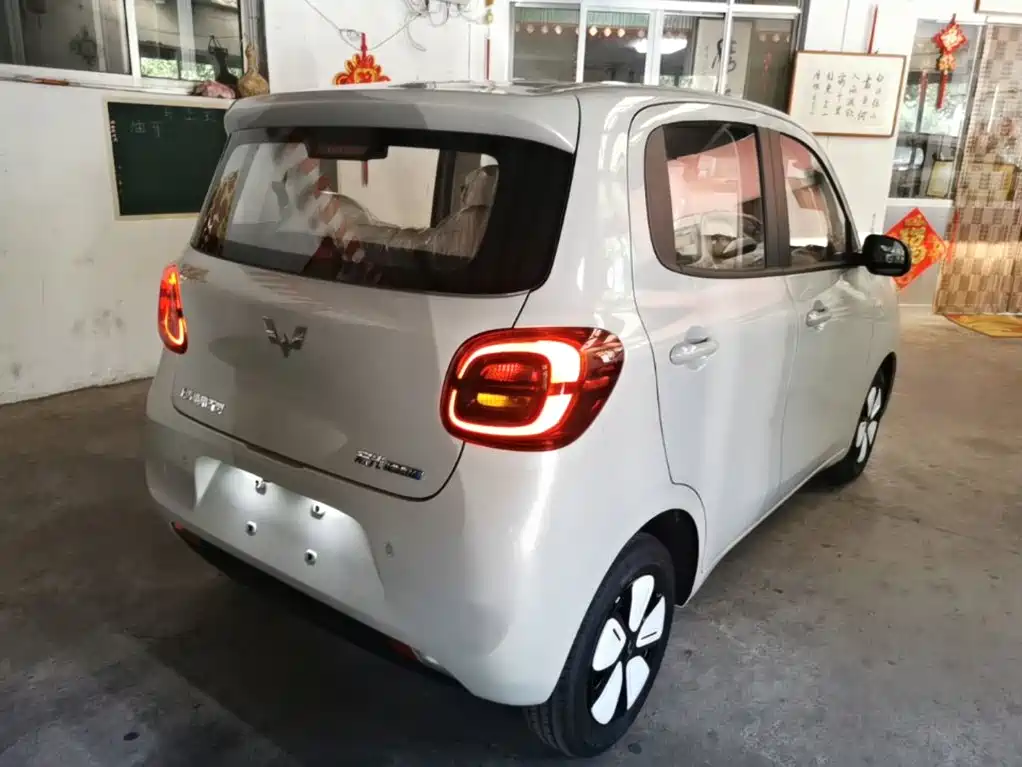 Wuling Motors Hongguang MINIEV 2026 2025 4-Door Advanced