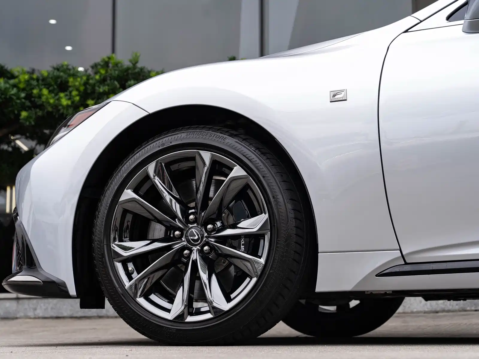 Фото 8 - Lexus LS