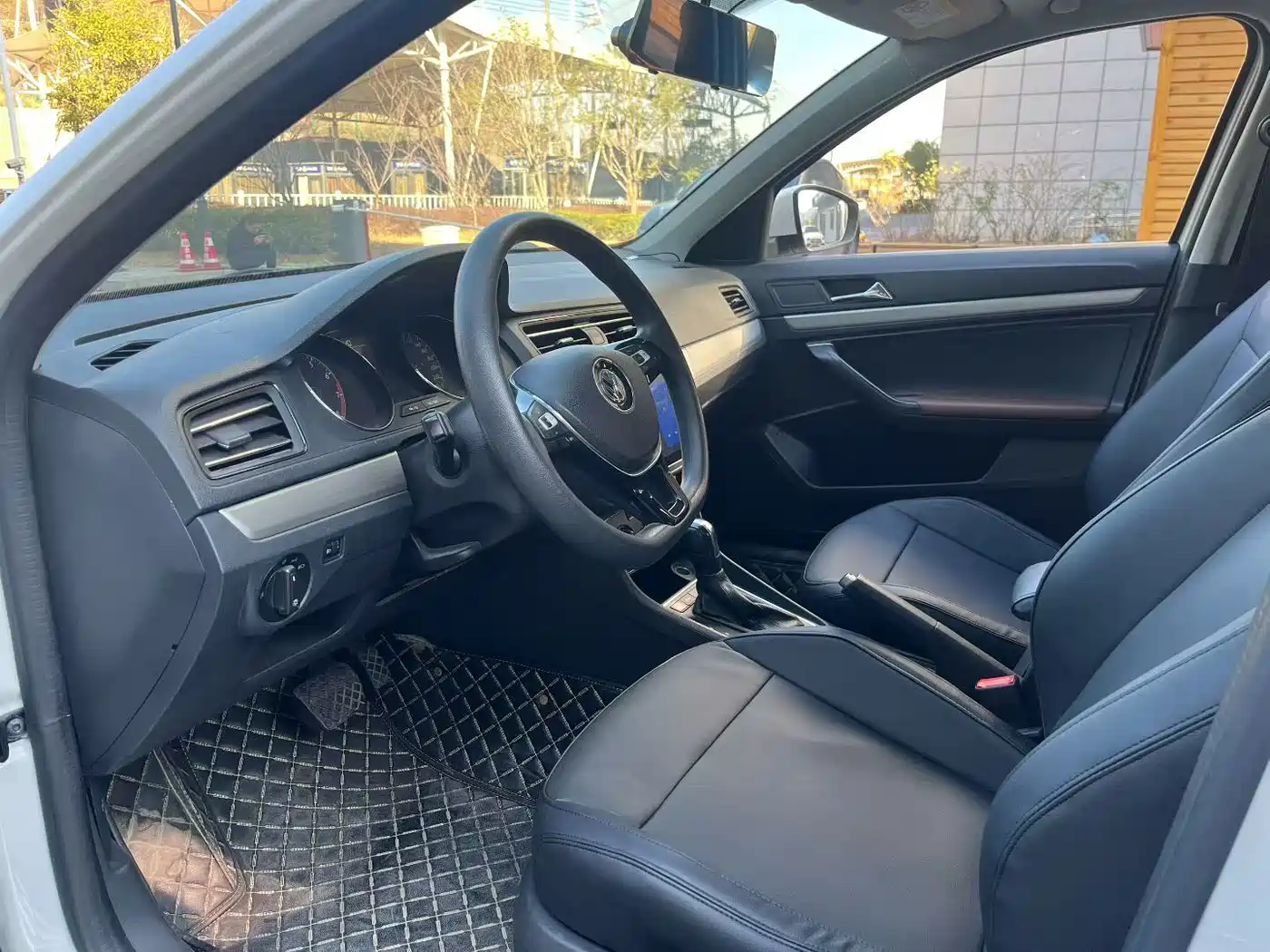 Volkswagen Lavida 2019 Lavida Start 1.5L Auto Comfort (China VI) фото 4