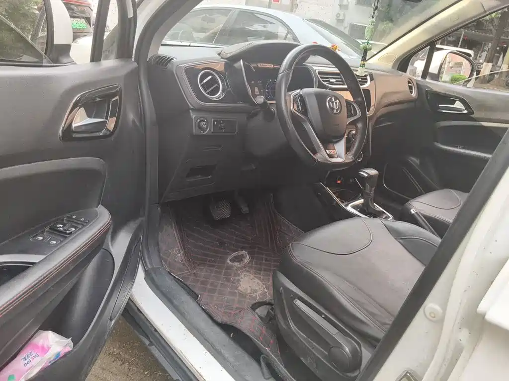 Zhonghua V3 2016 2016 1.5L Automatic Smart