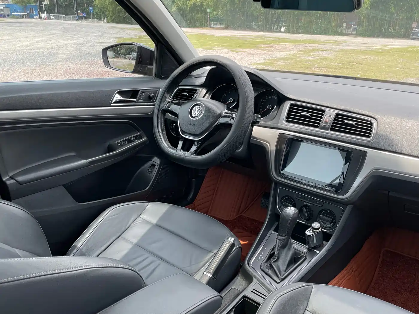 Volkswagen Lavida 2017 1.6L Automatic Comfort Edition фото 19