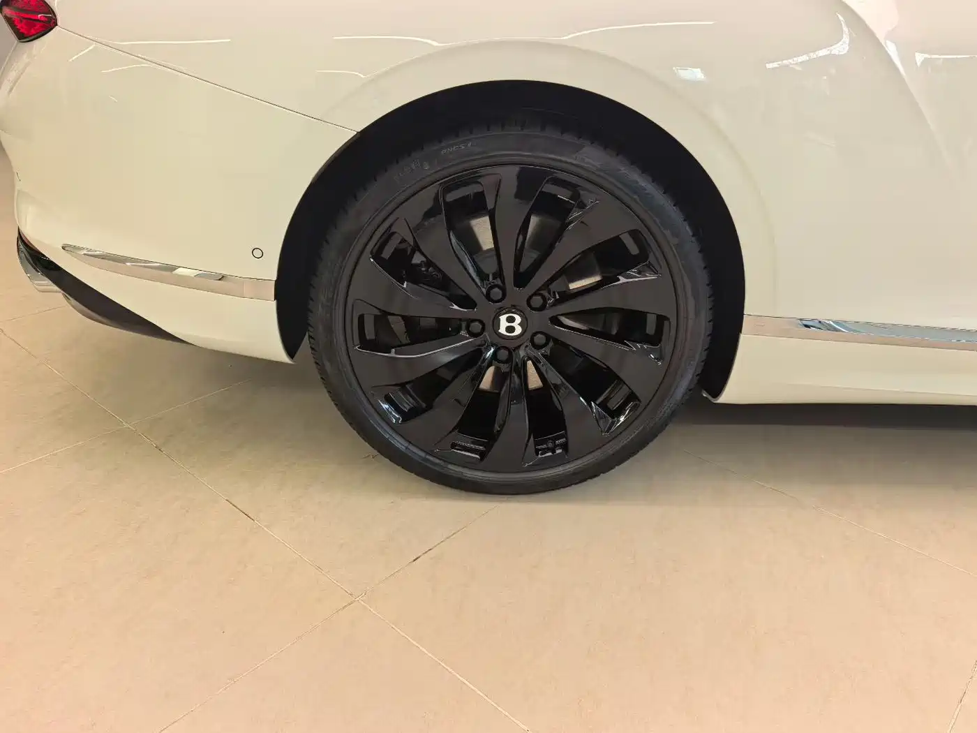 Bentley Continental Plug-in Hybrid 2026 GT Base Model фото 6