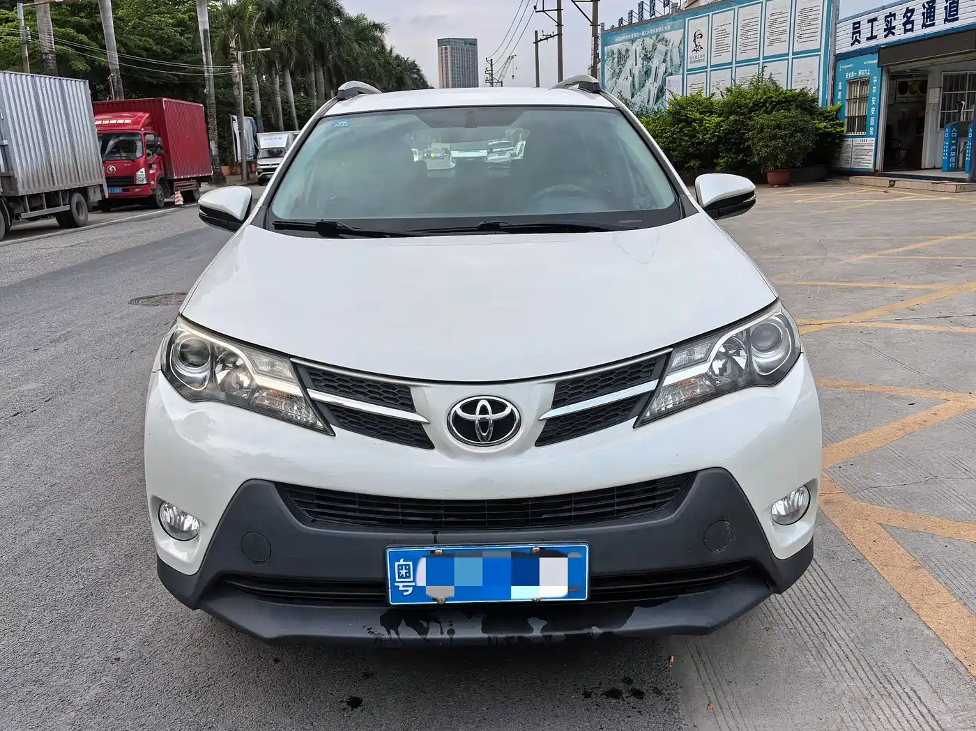 Toyota RAV4 Rongfang 2015 2.0L CVT 2WD Urban Edition фото 2