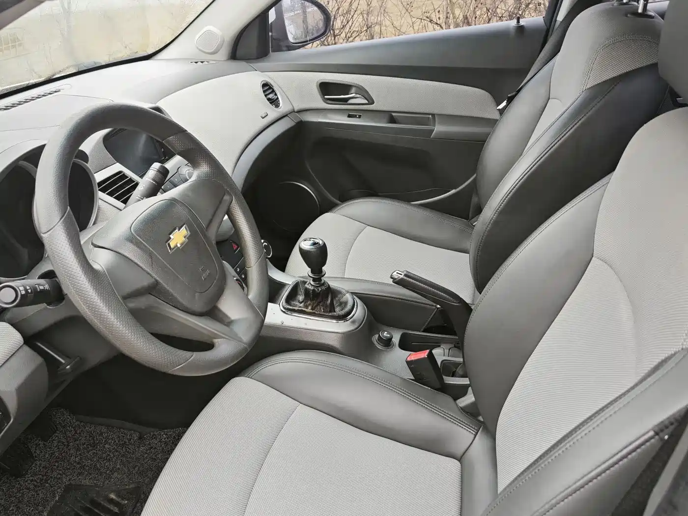 Chevrolet Cruze 2012 1.6L SE MT фото 11