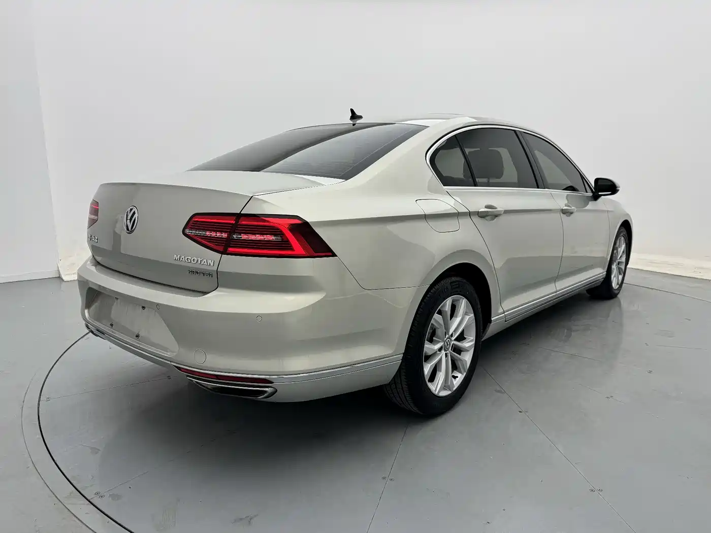 Volkswagen Magotan 2019 380TSI DSG Luxury China V фото 5