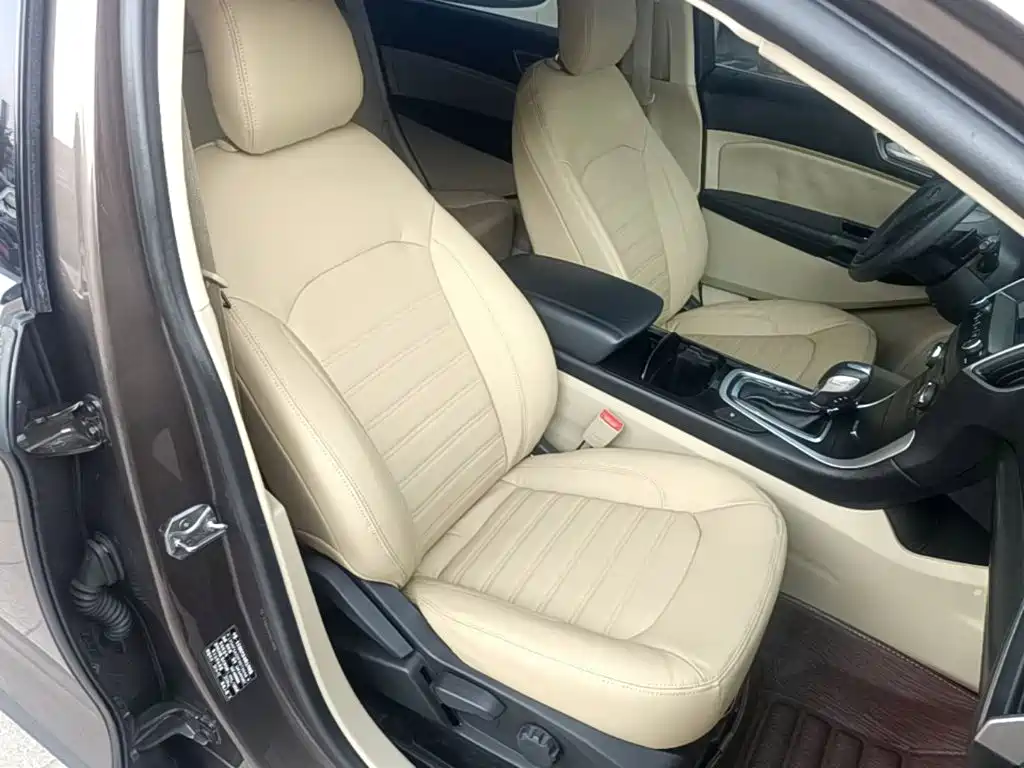 Фото 4 - Ford Edge