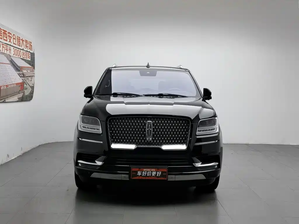 Фото 3 - Lincoln Navigator