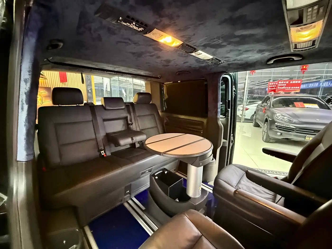 Volkswagen Multivan 2014 2012 2.0TSI 2WD Luxury Edition