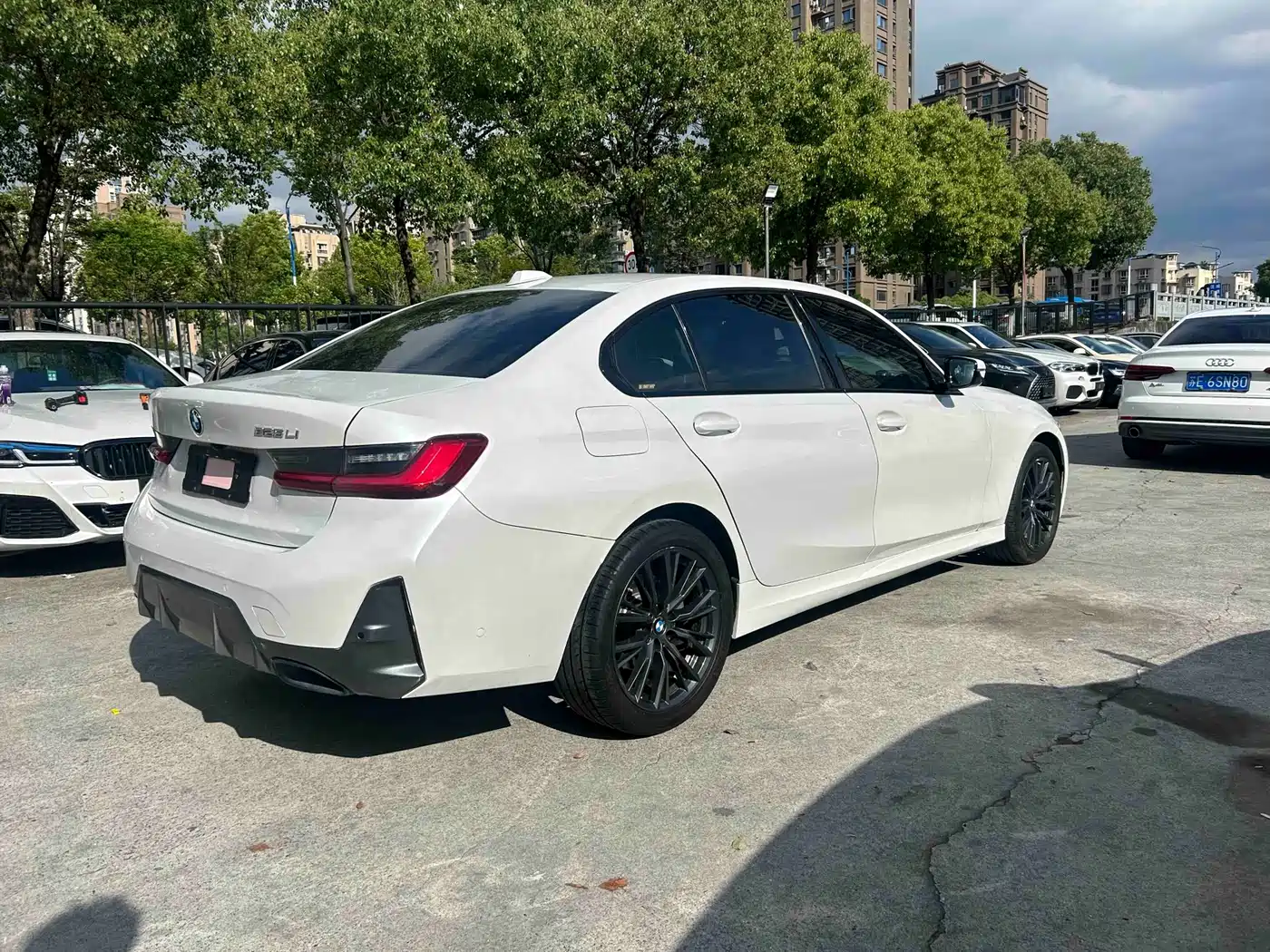 BMW 3 Series 2024 325i M Sport Shadowline Package фото 9