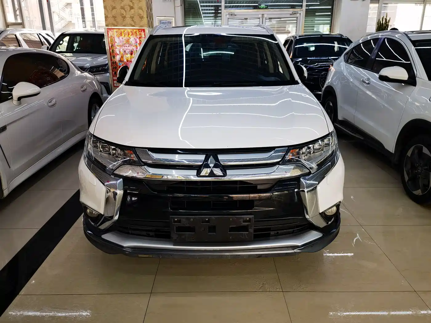 MITSUBISHI OUTLANDER