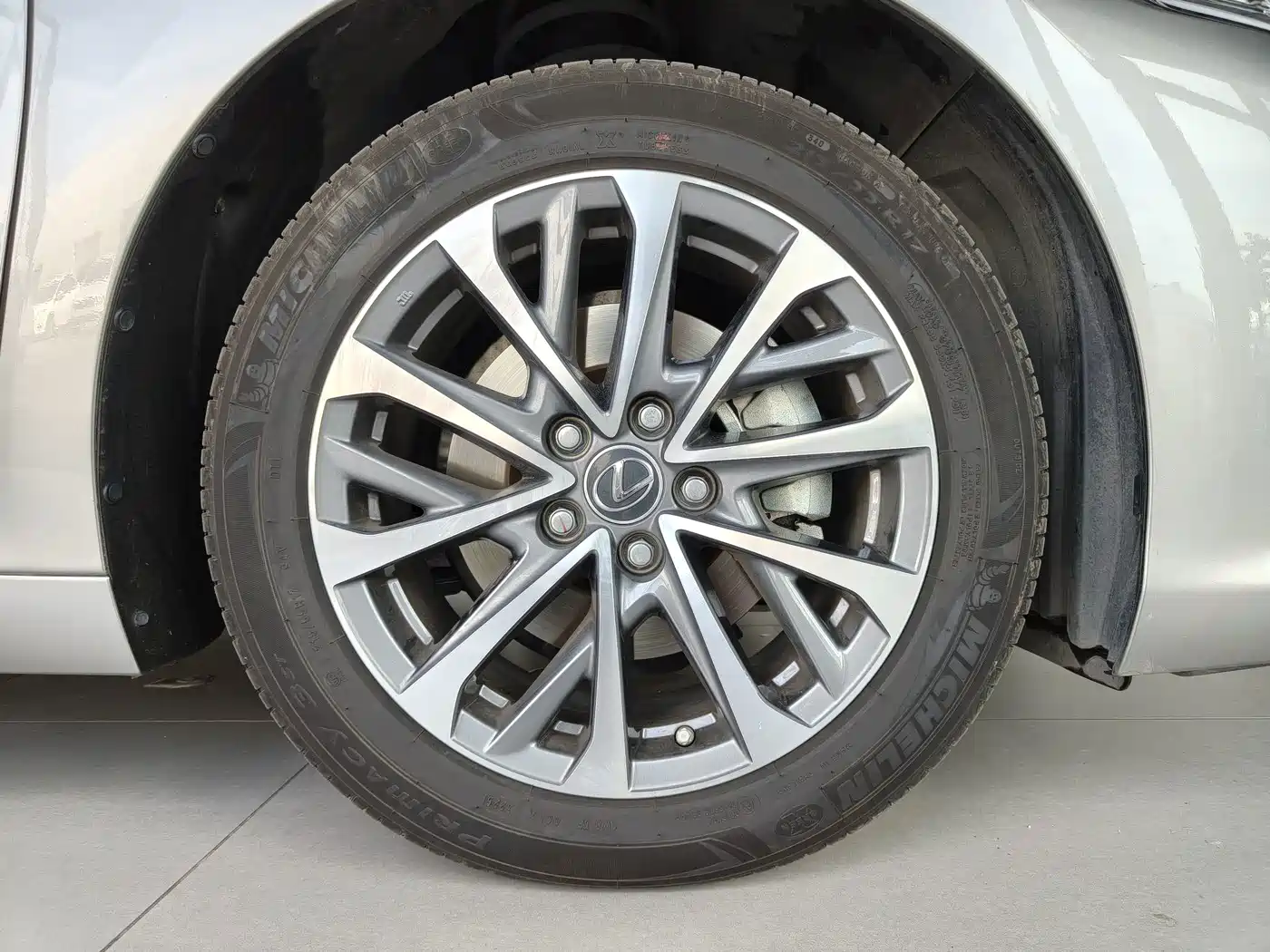 Lexus ES 2026 2025 300h Ultimate Edition