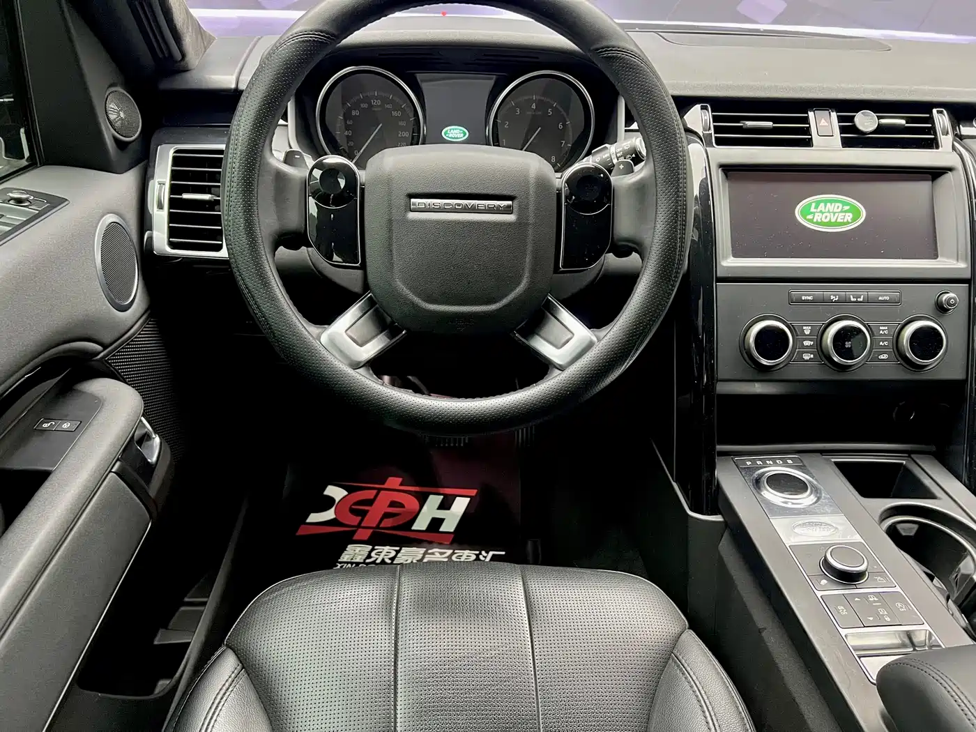 Land Rover Discovery 2018 3.0 SC V6 SE фото 13