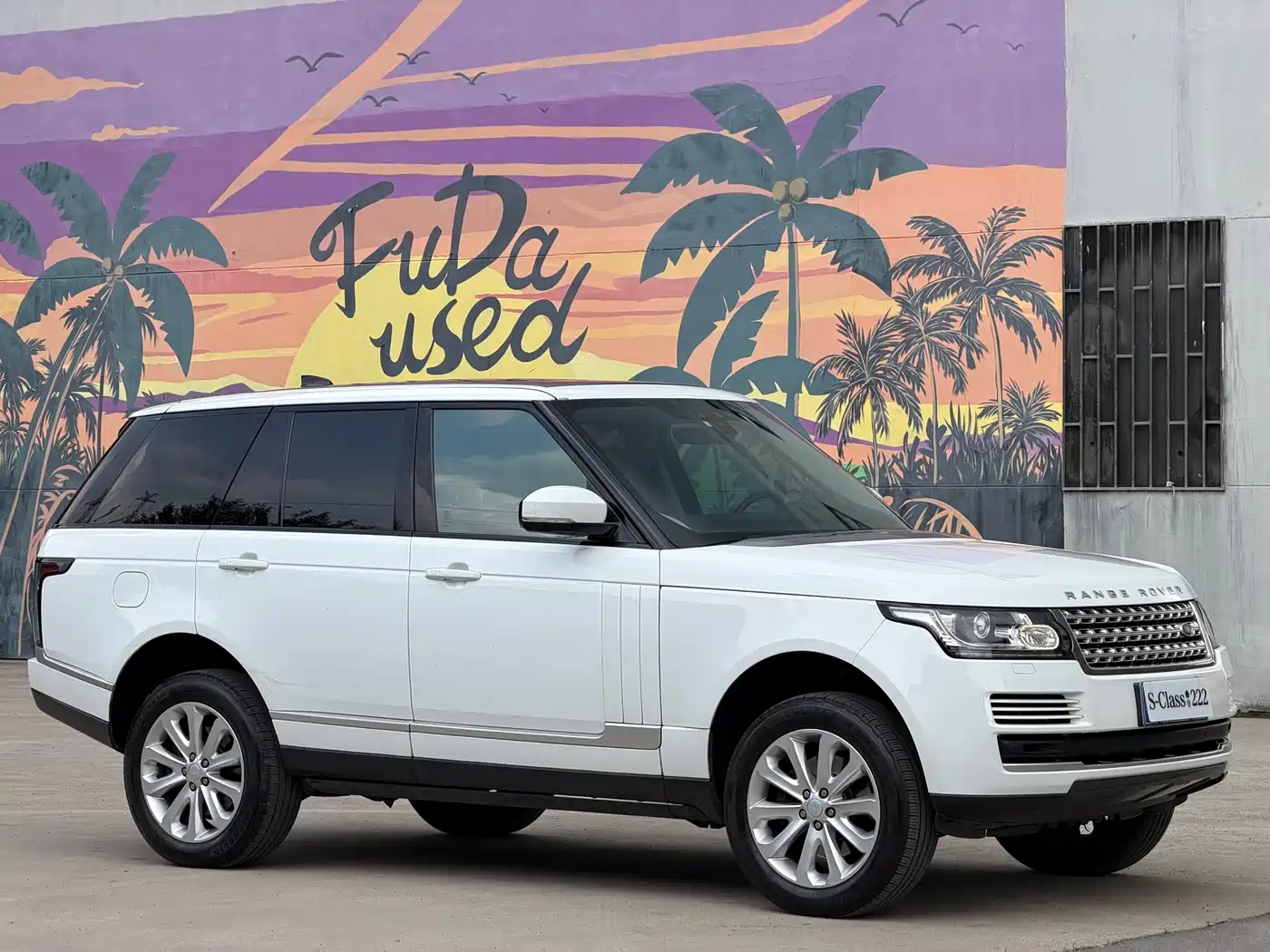 Photo 3 - Land Rover Range Rover