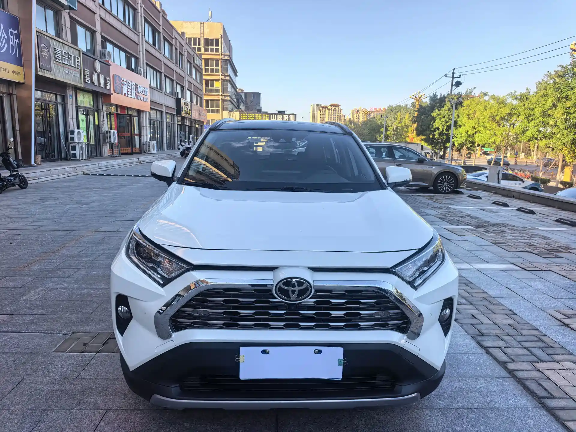 Фото 2 - Toyota RAV4