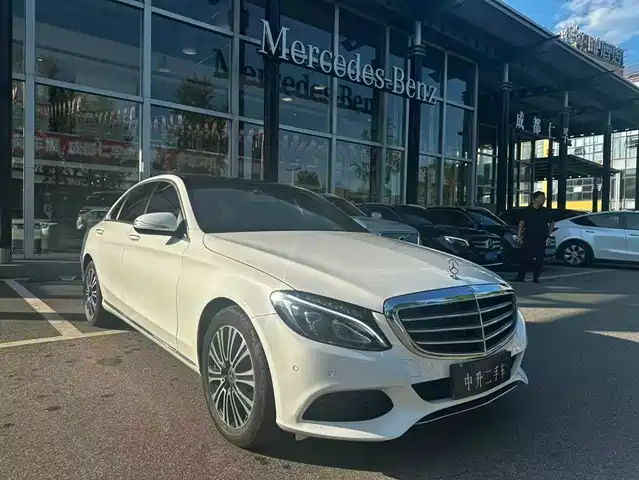 Mercedes-Benz C-Class 2018 C 200 L — фото 3
