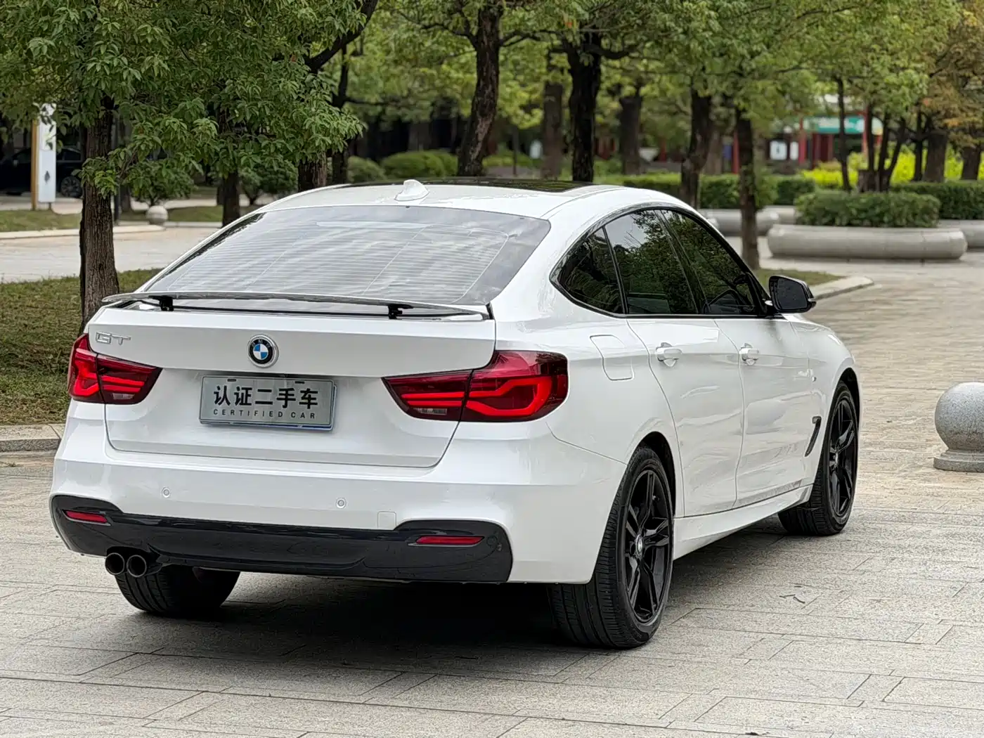 BMW 3 Series GT 2019 320i M Sport Model фото 12