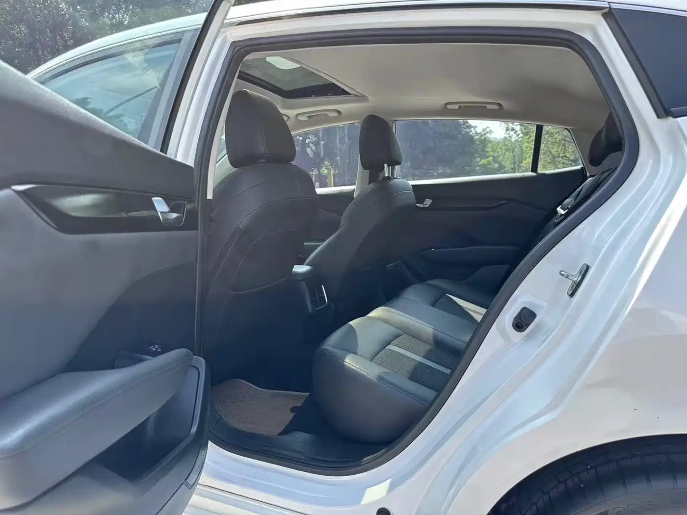 Dongfeng Aeolus Yixuan 2019 2020 230T Automatic Dazzle Edition