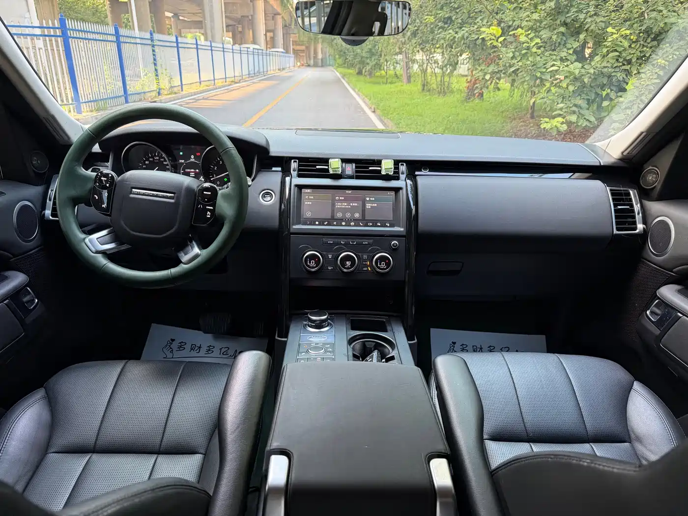 Фото 8 - Land Rover Discovery