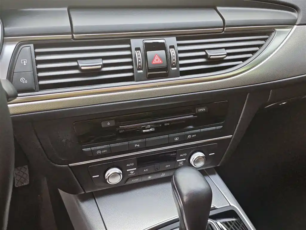 Audi A6L 2018 30th Anniversary 35 TFSI Sport фото 9