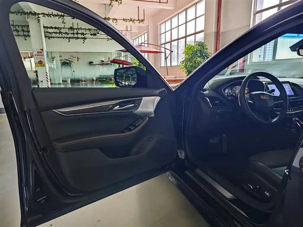 Cadillac CT5 2023 28T Platinum Style фото 9