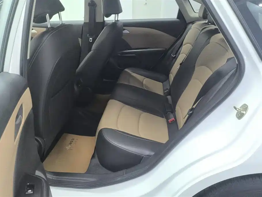 CHEVROLET CRUZE