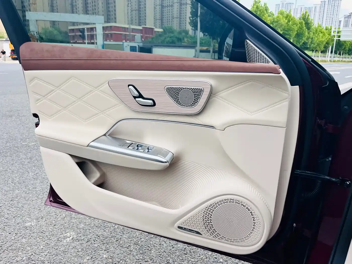 Chery Fengyun Fengyun A9L 2025 2025 Model 260 Extended Range Premium Edition