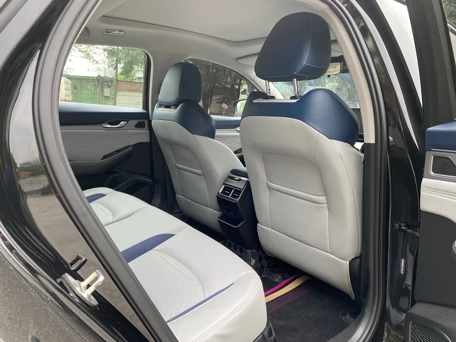 Фото 9 - Geely Preface