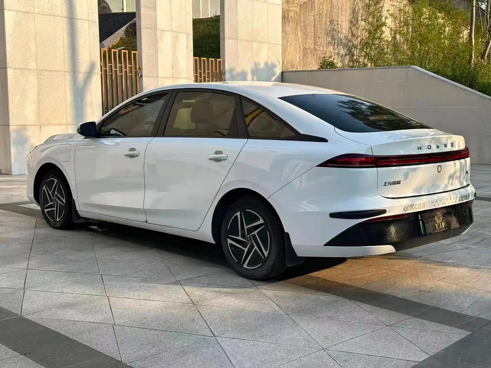 Фото 7 - Roewe D6