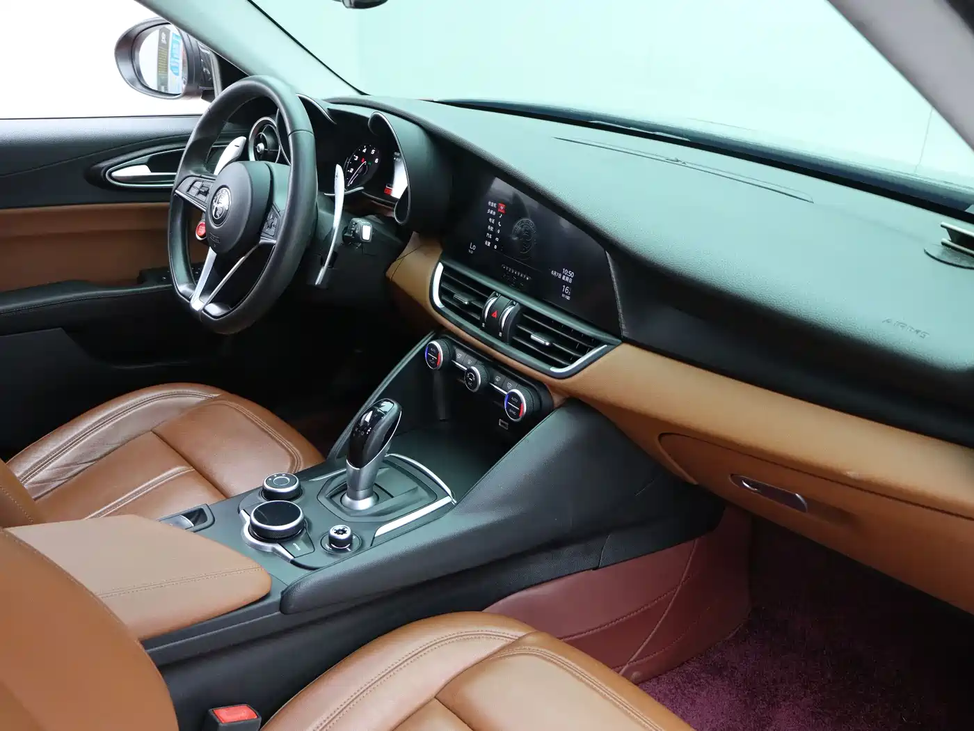 Alfa Romeo Giulia 2019 2017 2.0T 280HP Luxury Edition