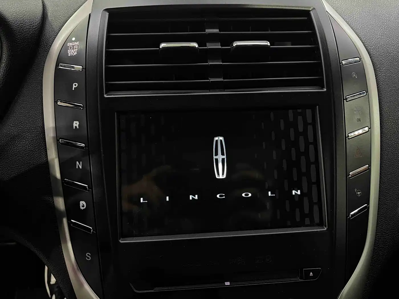Фото 13 - Lincoln MKC
