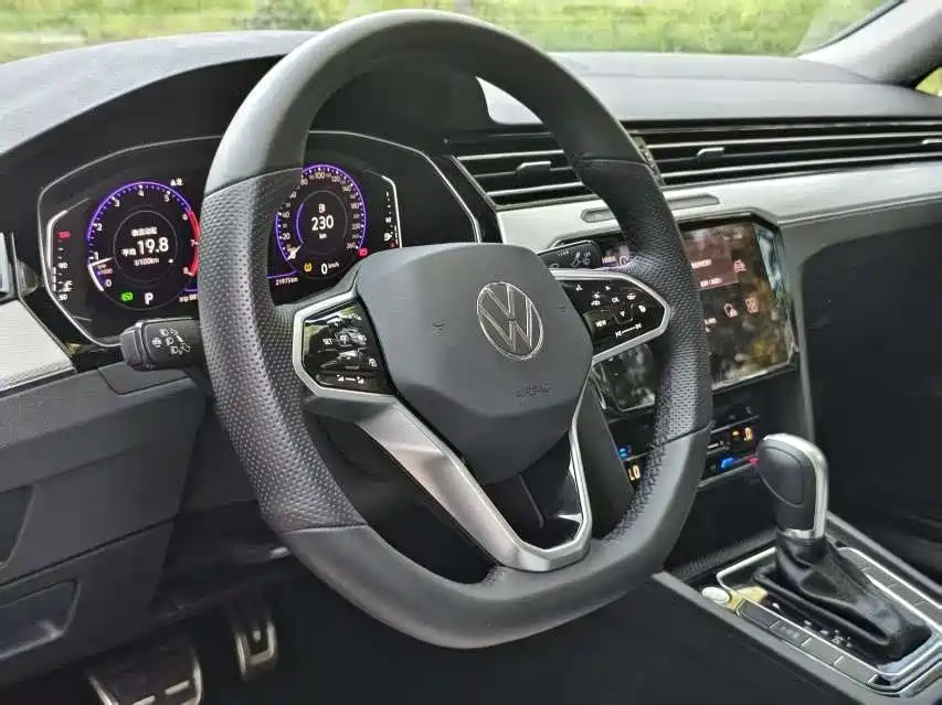 Volkswagen Magotan 2023 Model 2 Million Commemorative Edition 330TSI DSG Luxury фото 14