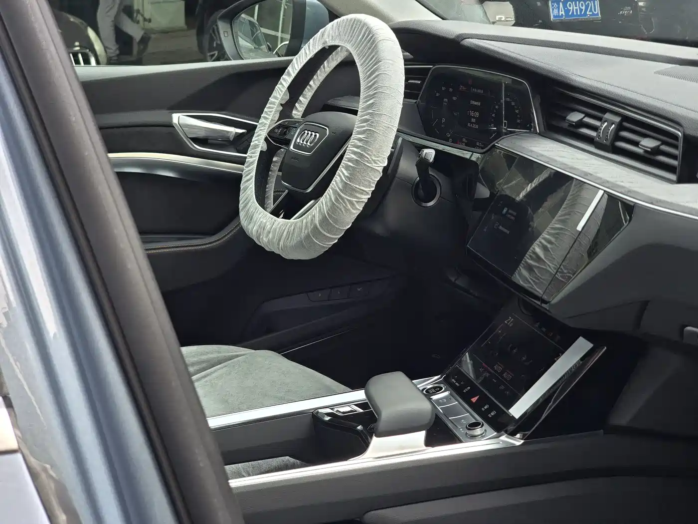 Audi e-tron 2021 50 quattro Exclusive Selection фото 11