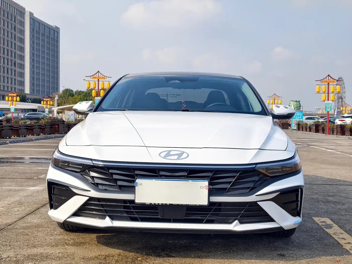 Hyundai Elantra 2023 Model 1.5L CVT LUX Premium Edition фото 2