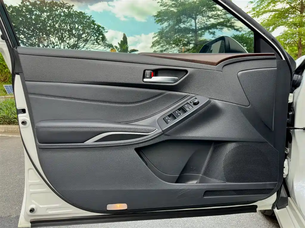 Toyota Avalon 2019 2.0L Luxury Edition (China VI) фото 16