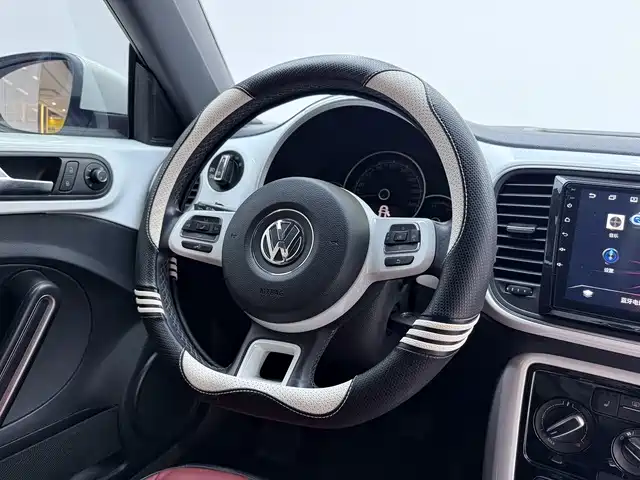 Volkswagen Beetle 2017 180TSI Style фото 17