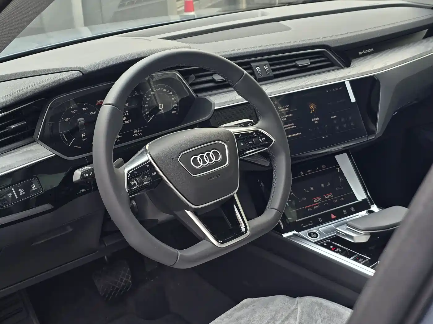 Audi e-tron 2021 50 quattro Exclusive Selection фото 20