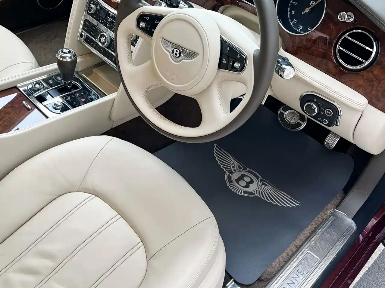 Bentley Mulsanne 2015 6.8T Ultimate Edition фото 6