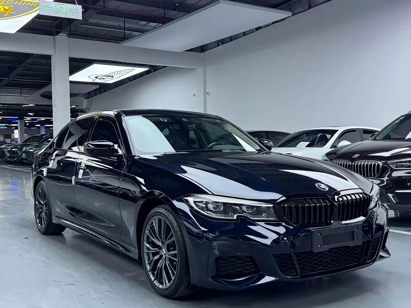 BMW 3 Series 2022 325Li M Sport Shadow Edition фото 3