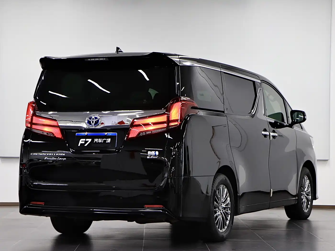 Toyota Vellfire 2021 Crown Hybrid 2.5L HV Supreme Edition фото 6