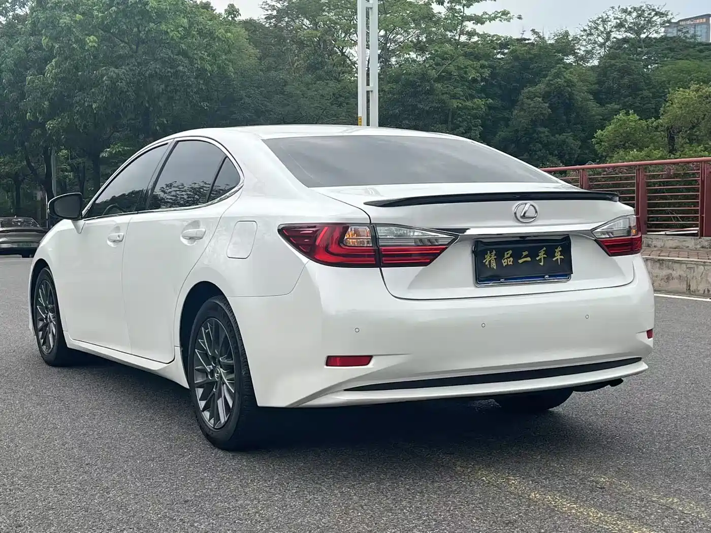 Lexus ES 2017 200 30th Anniversary Edition фото 5