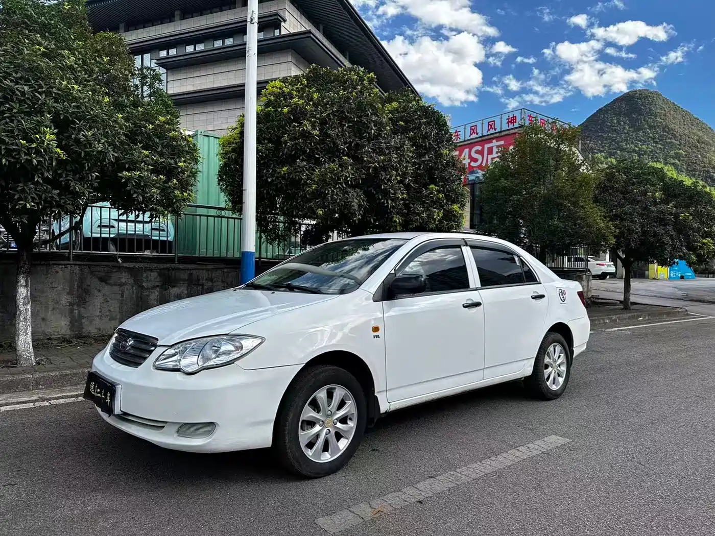 BYD F3 2013 Energy-saving Edition 1.5L Manual Comfort фото 3