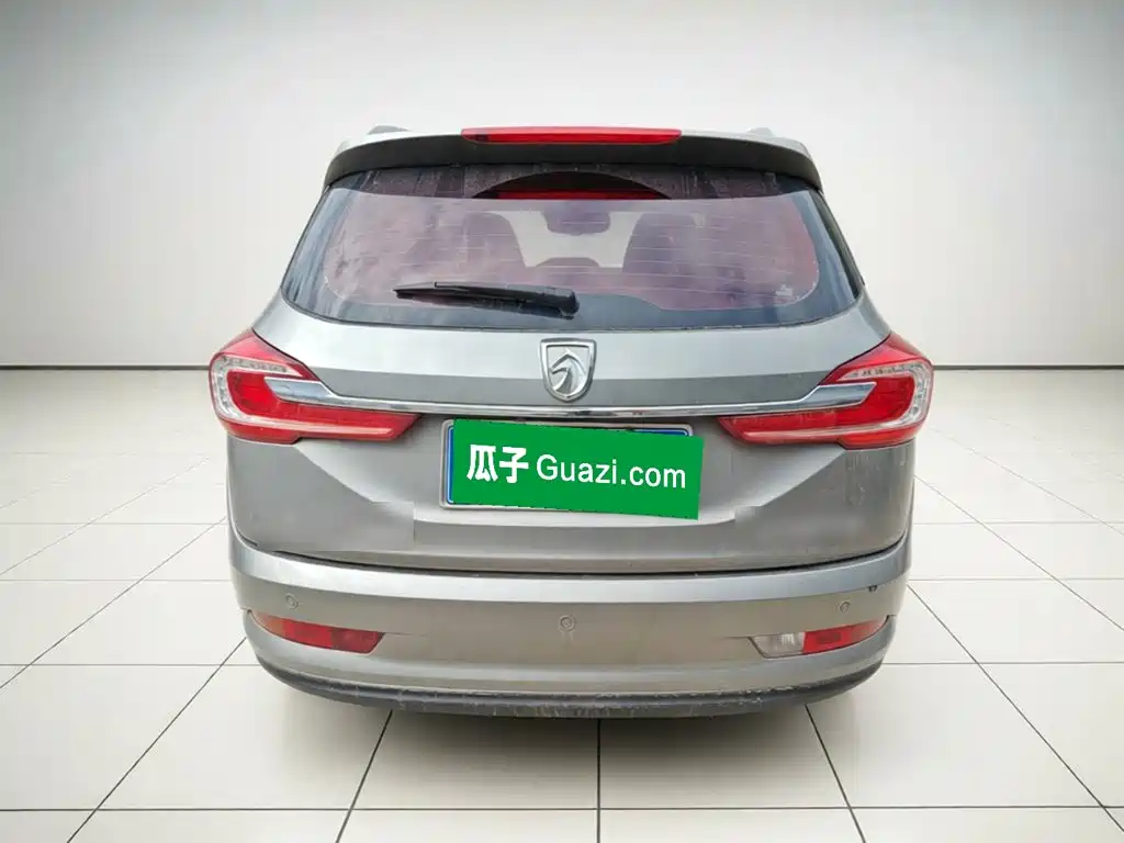 Baojun 310W 2018 2017 1.5L Manual Fashion Edition (China V)