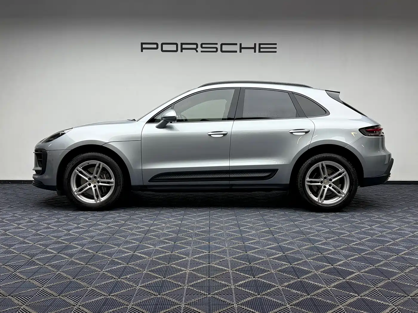 Porsche Macan 2023 Macan 2.0T фото 9